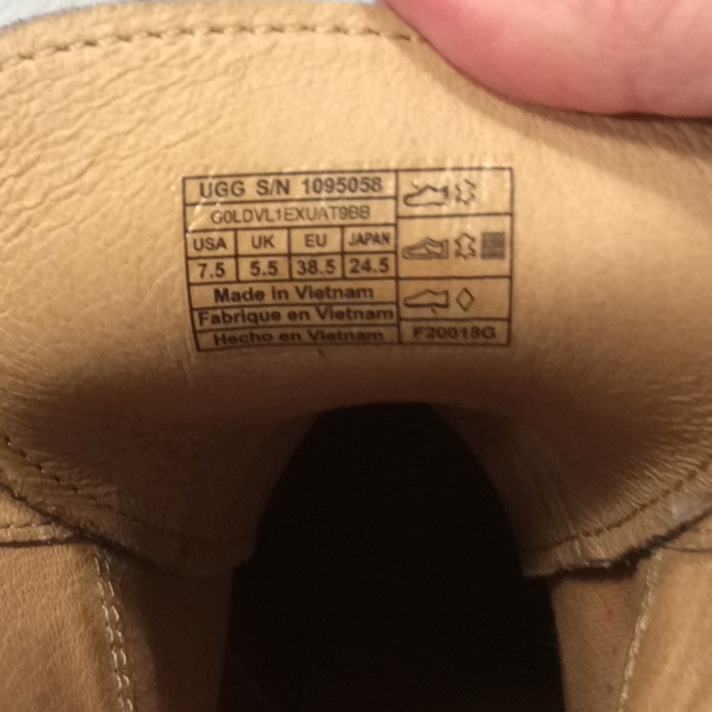 UGG Women Jaxon Brown Cuffed Shearling Bootie- 7.5 - Picture 6 of 16